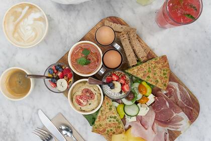 ¿Desayunar con tragos y a cualquier hora del día? Definitivamente sí, en especial de la mano de Club.