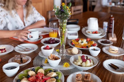 Desayuno en Bahía Arenal