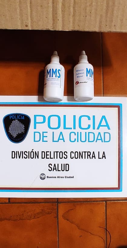 Desbaratan en Núñez un laboratorio clandestino que usaba dióxido de cloro para producir una "solución milagrosa" que curaba todo tipo de enfermedades