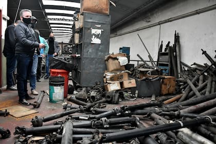 Desbaratan un desarmadero en la zona comercial de Warnes