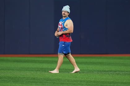 Descalzo y expectante Davis Schneider está listo para buscar título de Serie Mundial con Azulejos