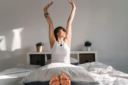 Descansar un tiempo extra el fin de semana ayuda a combatir el estrés, según una experta en sueño