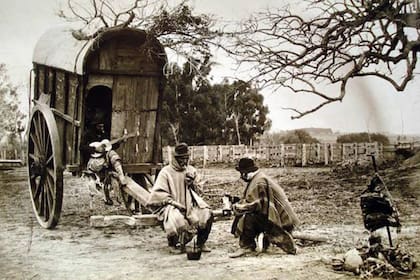 Descanso tras un viaje en carreta