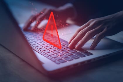 Descargar una APK reporta riesgos de seguridad informática, ya que no pasan por los filtros de seguridad de Google u otras empresas oficiales