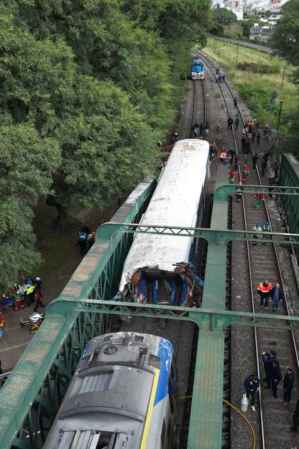 Accidente en la línea de trenes San Martín: las impactantes imágenes del  choque - LA NACION