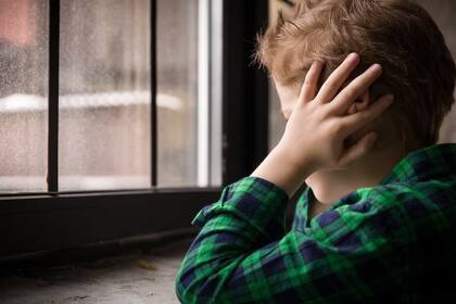 Describe que con Asperger, hay momentos en que "todos tus miedos te ciegan como un potente rayo"