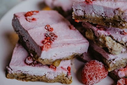 Descubrí cómo hacer barritas de cereal y yogur heladas