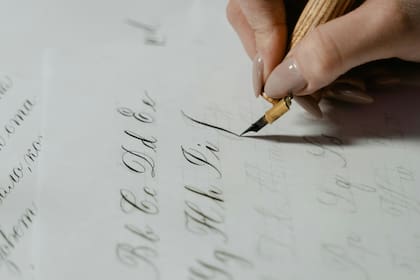 Descubrí qué significa escribir las letras entremezcladas entre mayúsculas y minúsculas