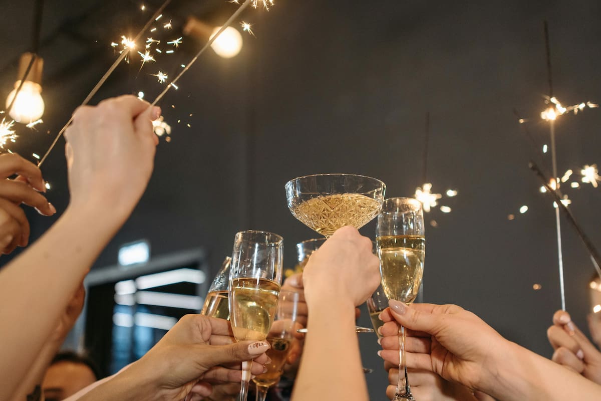 Descubrí tres opciones de tragos sencillos para recibir el Año Nuevo como una celebridad