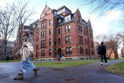 Desde 1978, los estudiantes con visa F han sido admitidos en Estados Unidos por un período indefinido