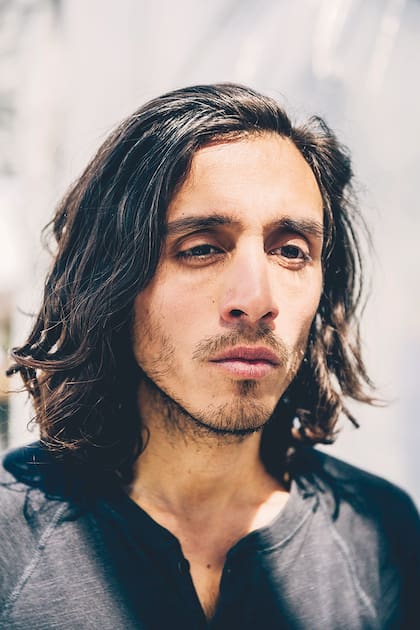 “Desde 2013 he venido desarrollando la metáfora de una compañía itinerante de teatro que erra por el mundo”, dice Adrián Villar Rojas