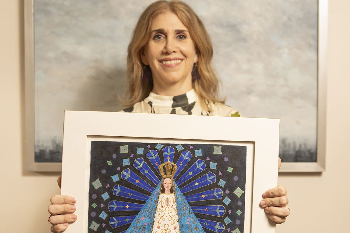 Desde 2019, la artista dedica sus días a la investigación y a la producción de pinturas de la Virgen María