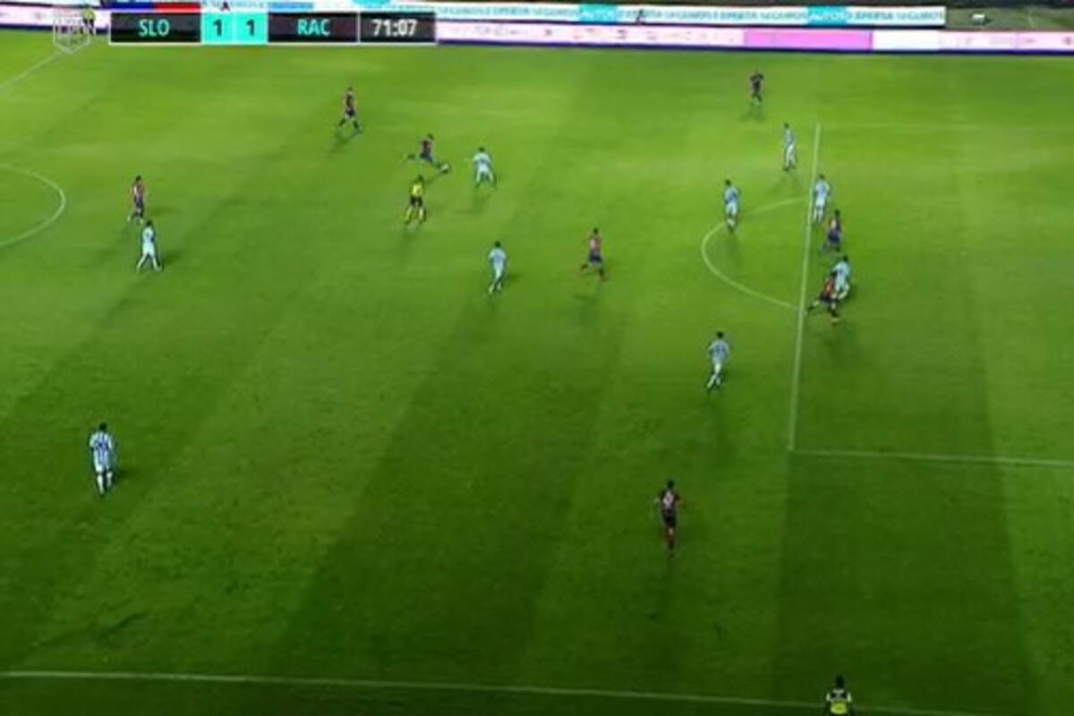 Desde ahí de lejos le pegó Martegani el zurdazo que se metió en el ángulo superior izquierdo de Chila Gómez; fue el 1-1 de San Lorenzo