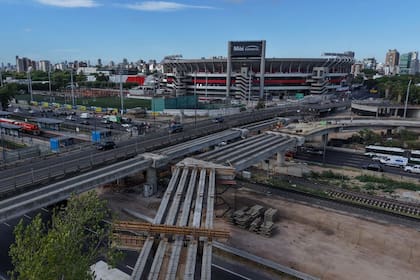 Desde ayer está reducida la calzada de Lugones a la altura del Puente Labruna