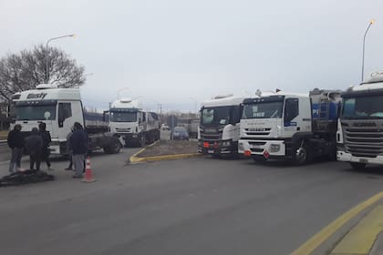 Desde ayer transportistas hicieron movilizaciones en Río Negro y Neuquén