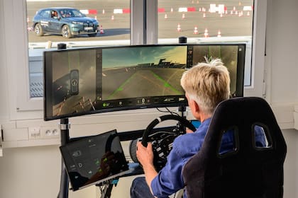 Desde BMW señalan que entre las posibles aplicaciones de esta nueva tecnología podrían estar el estacionamiento en eventos, en aeropuertos o en el sector logístico.