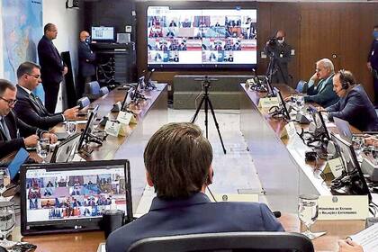 Desde Brasilia, Bolsonaro participó ayer de la cumbre virtual de líderes del G-20,145x102mm