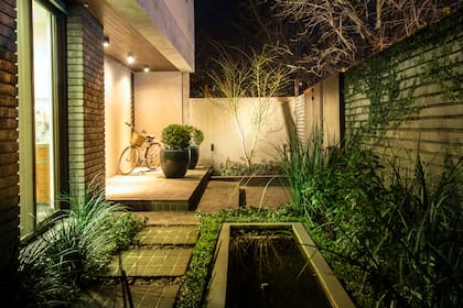 Desde casa podemos elegir luz cálida y apagar cuando el lugar no se use