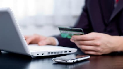 Los empleados bancarios reciben un porcentaje de aumento coincidente con el índice de inflación