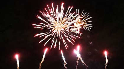 Desde diferentes puntos de la Ciudad, la empresa desplegó su show de fuegos artificiales