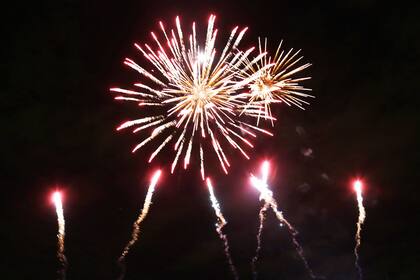 Desde diferentes puntos de la Ciudad, la empresa desplegó su show de fuegos artificiales