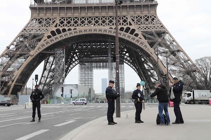 Desde el 13 de marzo la emblemática torre parisina permanece cerrada