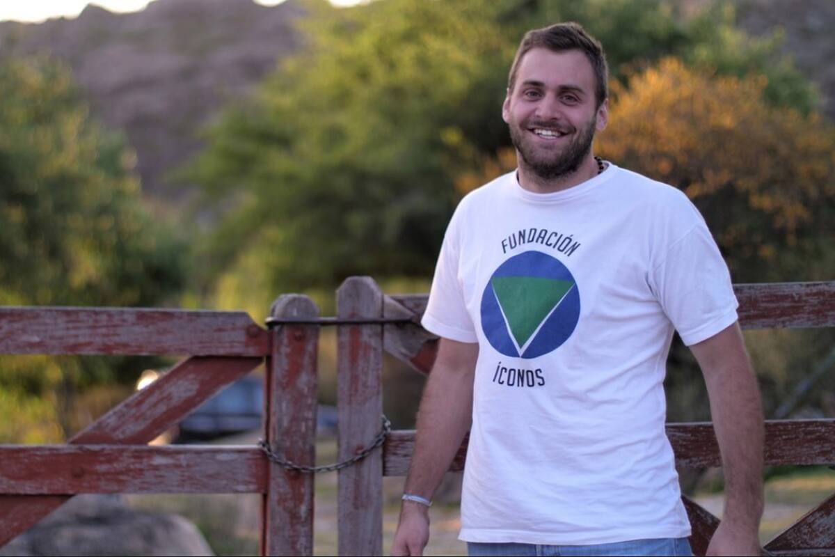 Desde el 2009, recorre los parajes rurales de Córdoba, junto a Fundación Íconos, buscando brindar atención de salud integral a sus habitantes.