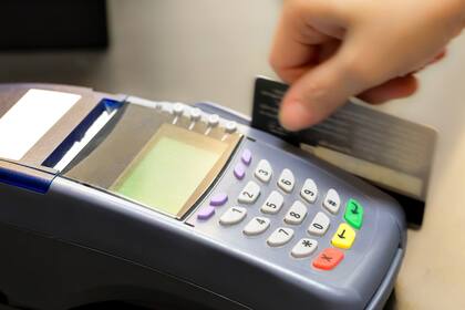 La tarjeta de débito tendrá reintegros de hasta $18.800 en productos de la canasta básica