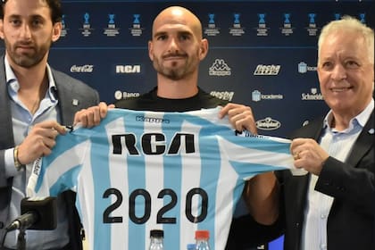 Desde el club anunciaron que el plantel de Racing de primera división sufrirá una reducción en sus salarios