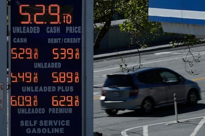 Desde el comienzo de la guerra, viene subiendo el precio del crudo sostenidamente