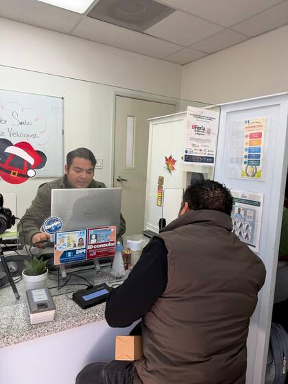 Desde el consulado, volverán a retomar la atención al público el lunes 29 de diciembre en horario habitual (X/@consGUAenLAX)