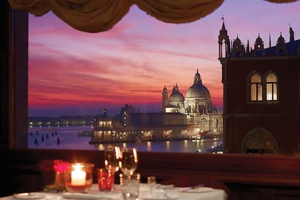 Desde el Danieli, cena con vista a la basílica de San Marco y el palazzo de los Dux