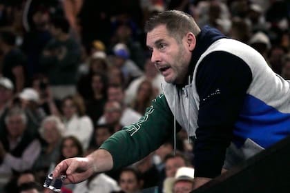 Desde el equipo de Novak Djokovic le acercaron una medicación antes de que le llegara la botella en el partido frente a Dimitrov en el Australian Open.