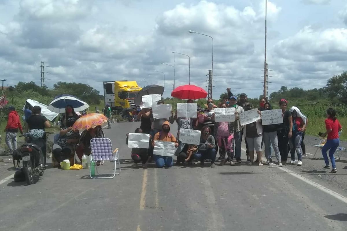Desde el lunes, formoseños cortan las calles y rutas en distintos focos de la capital provincial, para reclamar la entrega de módulos habitacionales que el gobierno de Gildo Insfrán promete desde 2003