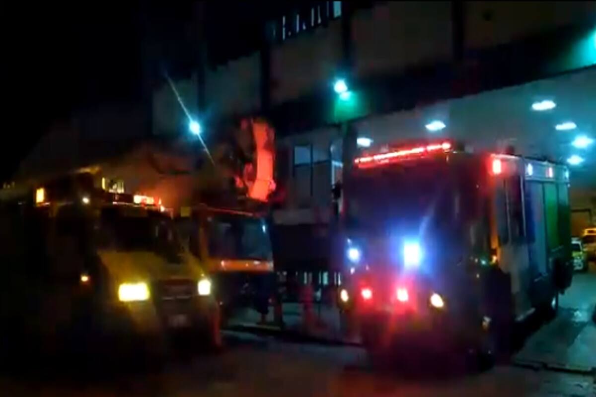 Desde el lunes los bomberos realizan un homenaje en apoyo a todos los trabajadores de la salud