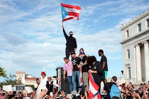 Desde el lunes, miles de protestantes piden que renuncie el Gobernador de Puerto Rico por un escándalo de corrupción
