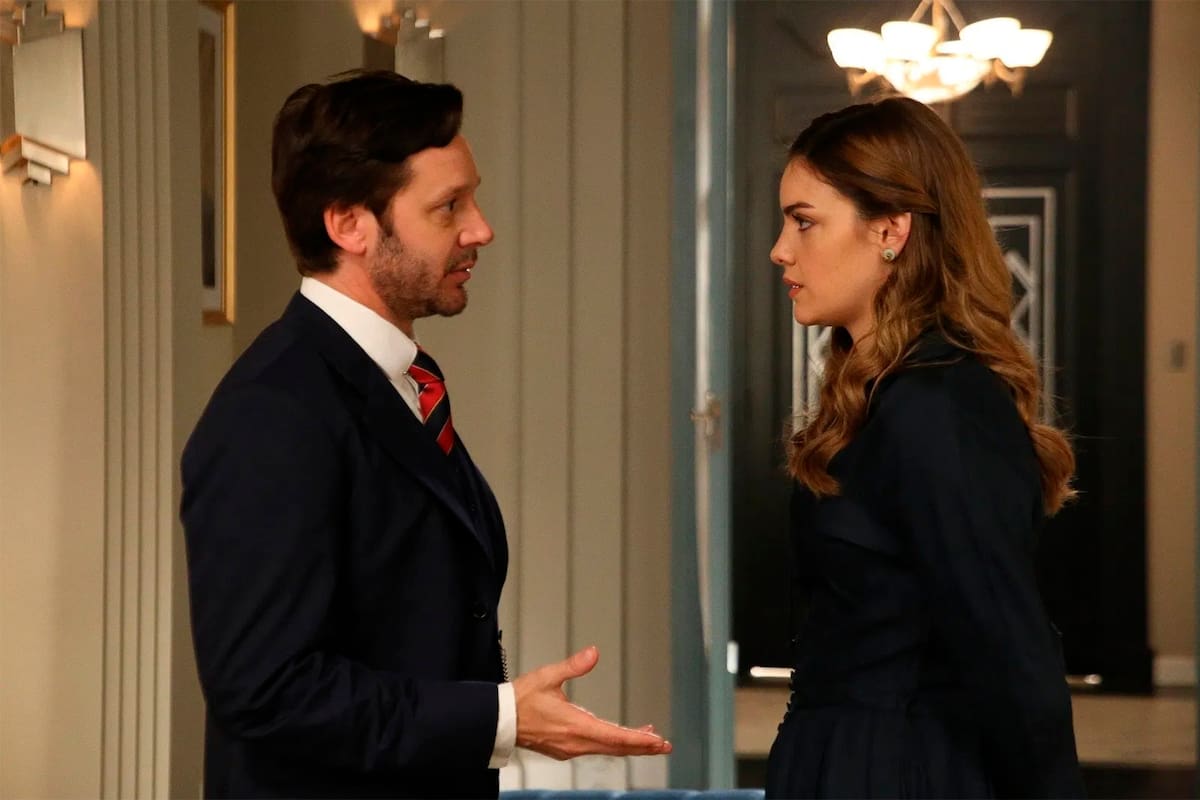 Desde el ostracismo, el malvado de la historia empieza a llevar a cabo el último tramo de su venganza