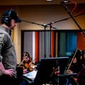 Tiene 27 años, es argentino y compone música para cine y televisión en Hollywood