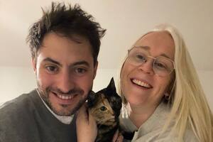 Ambos son sordos, ella lo invitó a tomar mate, se conocieron por cuatro meses y se enamoraron