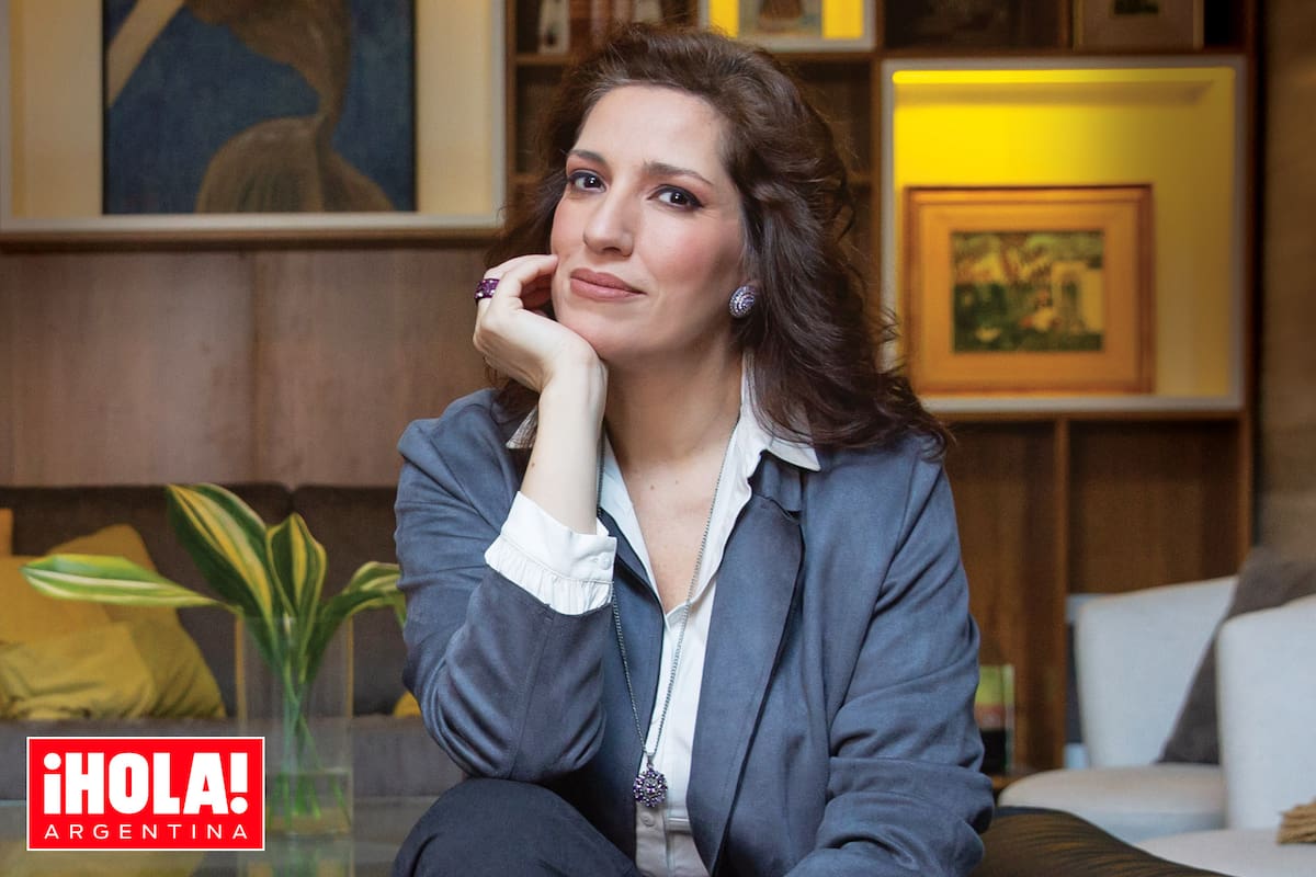 "Desde el principio, supe que tendría una maternidad distinta de la que habían tenido conmigo. Fui plenamente consciente de que no iba a repetir la historia", segura la artista, que es madre Román, Álex y Elisa. "La maternidad, a mí, me hizo poderosa".