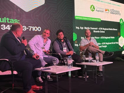 Desde el sur bonaerense, Martín Dumrauff, asesor de la Regional Bahía Blanca de Aapresid, también compartió que en un relevamiento interno detectaron casos donde “hasta el 80% de la superficie” en los alrededores estaba bajo algún tipo de labranza