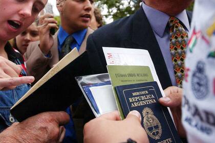 Desde el viernes se revisará el uso de las redes sociales de los postulantes a la visa