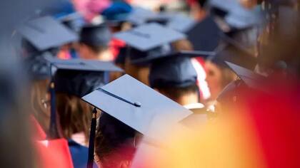 Desde enero, los estudiantes extranjeros de posgrado en cursos no relacionados con la investigación ya no pueden traer a sus familiares al Reino Unido. Foto: Getty Images
