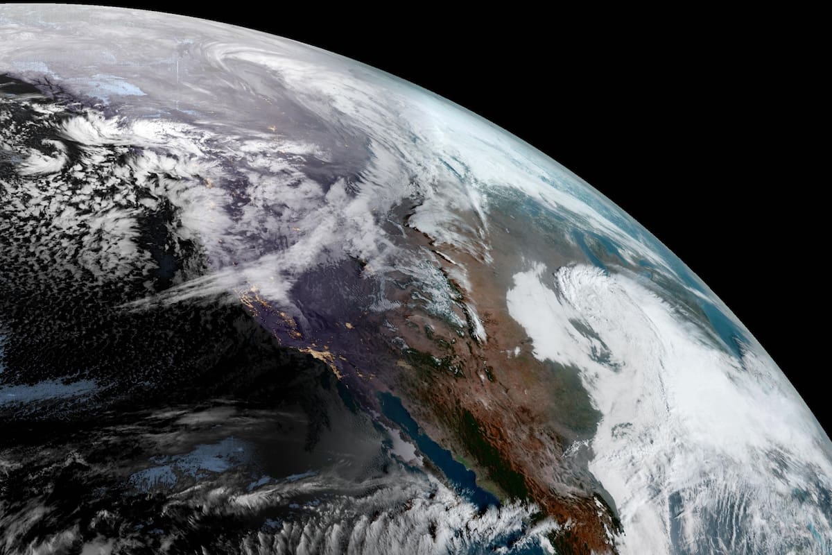 Desde este viernes, el ingreso de una masa de aire polar genera complicaciones en el clima de la costa oeste de Estados Unidos