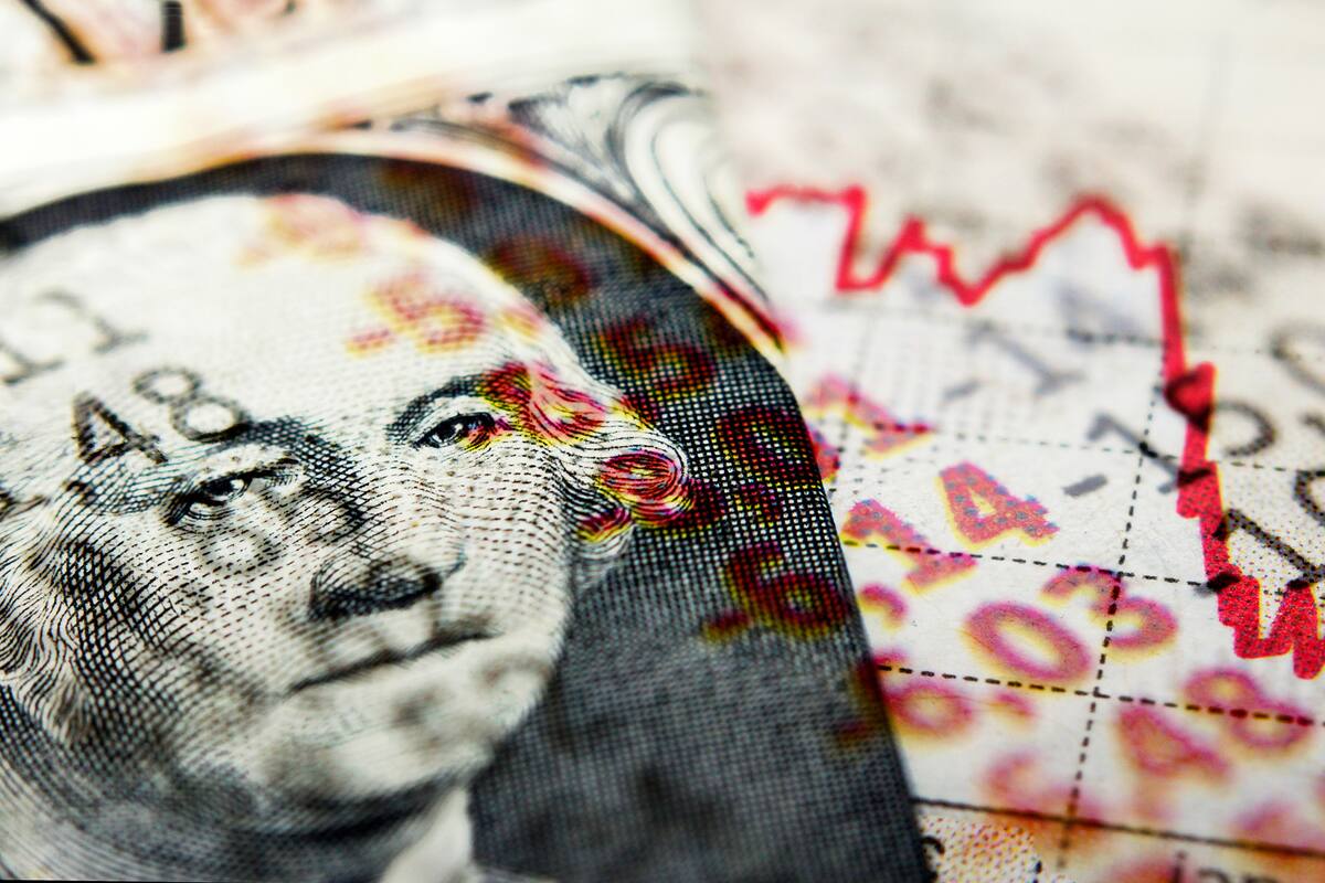Desde hoy comienza a regir una nueva declaración jurada para comprar dólar "solidario": las personas que quieran adquirirlo deberán informar que en ese día y en los 90 días corridos anteriores no operaron divisas por el mercado bursátil