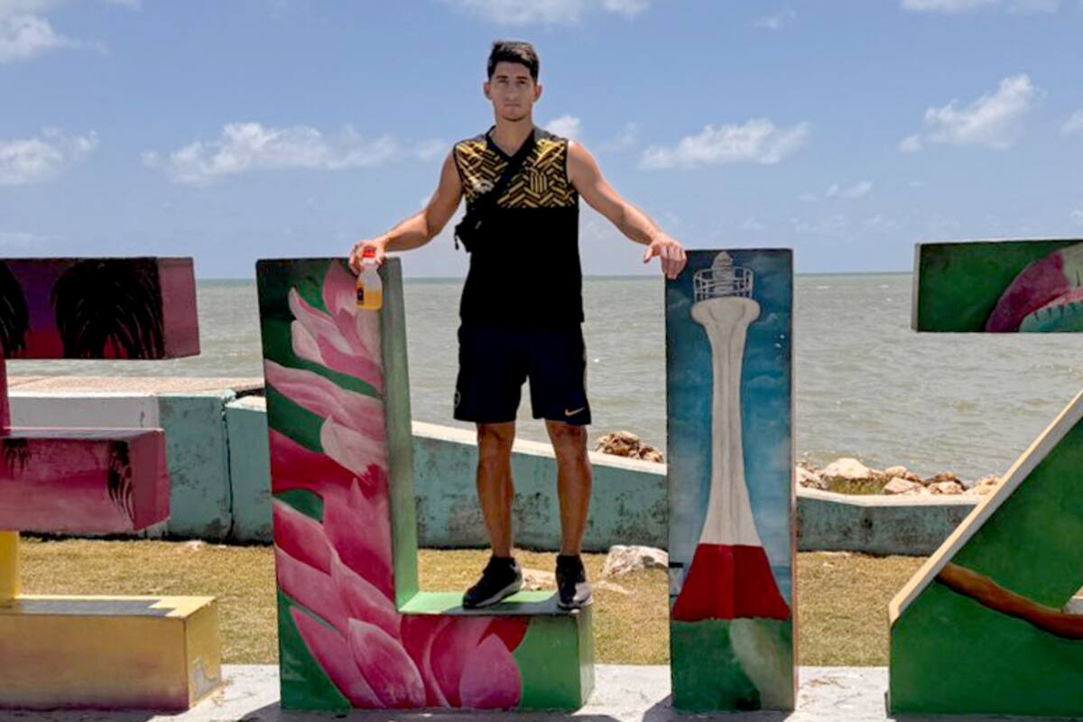 Desde julio de 2025 Fernando Aguirres juega en Port-Layola, club del pequeño y caribeño estado de Belice, contiguo a México y Guatemala