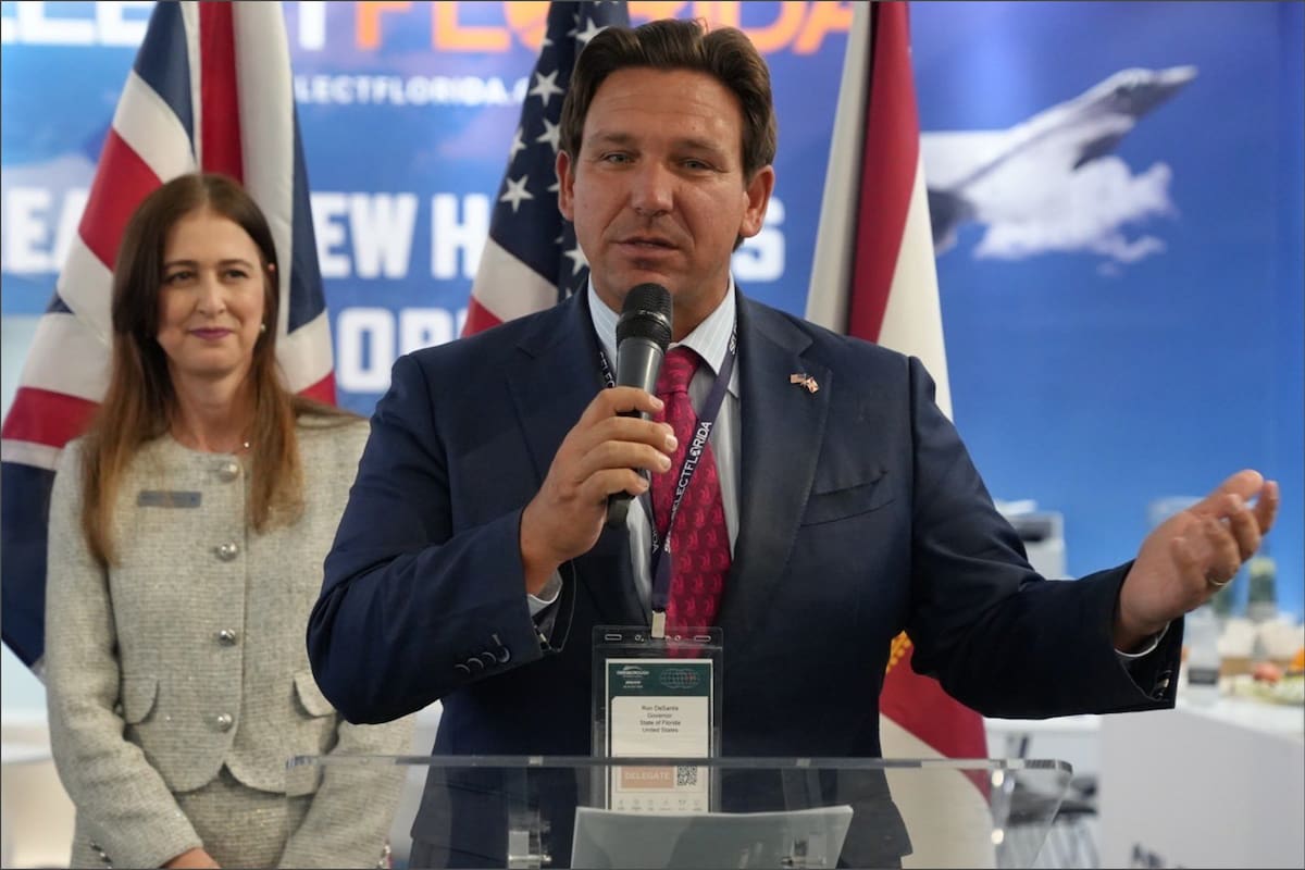 Desde la asunción de Donald Trump, el gobernador de Florida, Ron DeSantis, mantuvo una postura alineada al gobierno federal respecto a la colaboración de las oficinas locales con el ICE