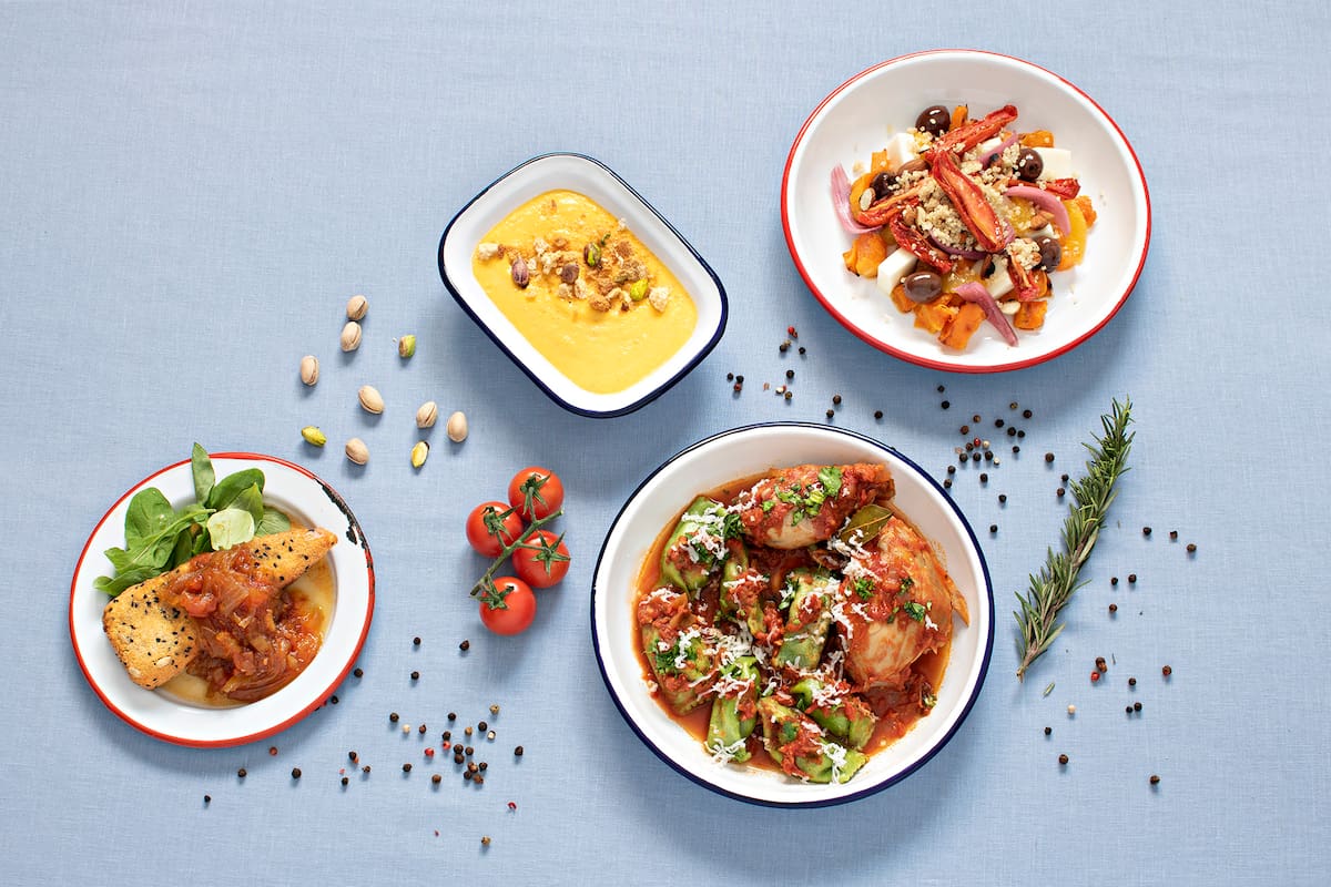 Desde la cocina de El Octavo, Santiago Amin ofrece pastas, dips, dulces, y ensaladas, donde el tomate es el protagonista.