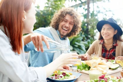 Desde la comida hasta la meditación: los mejores hábitos para reducir el estrés