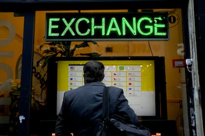 Desde la devaluación, el dólar oficial se mantiene estable